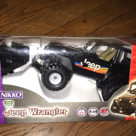 Black Jeep Wrangler - Picture 4 of 8